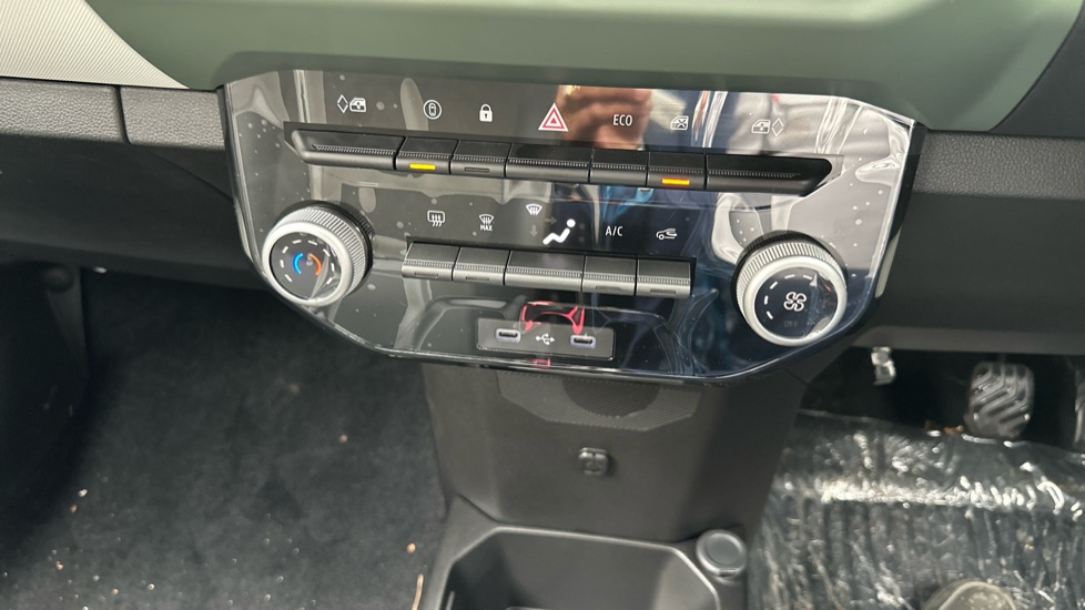 Dacia Spring 27kWh Extreme 65 48kW 5dr Auto Electric Hatchback - Image 19