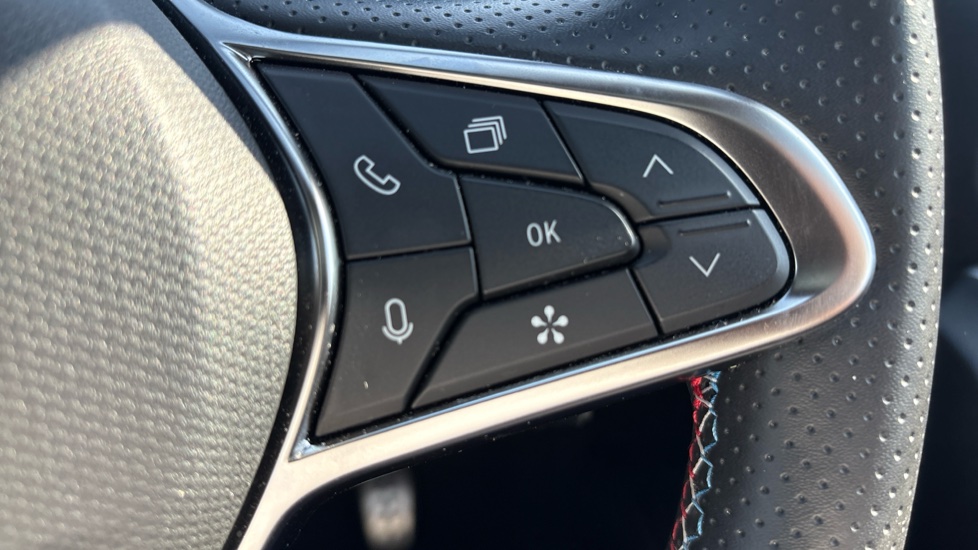 Renault Symbioz 1.8 E-Tech FHEV 160 Iconic Esprit Alpine 5dr Auto Hybrid Estate - Image 22