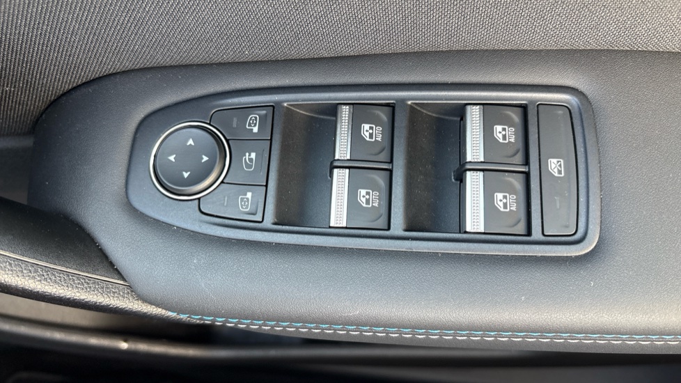 Renault Symbioz 1.8 E-Tech FHEV 160 Iconic Esprit Alpine 5dr Auto Hybrid Estate - Image 29