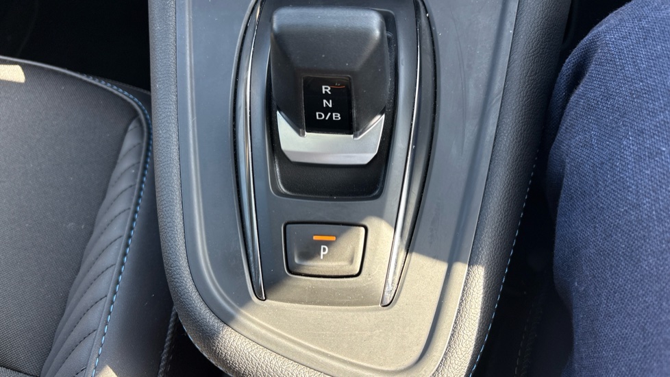 Renault Symbioz 1.8 E-Tech FHEV 160 Iconic Esprit Alpine 5dr Auto Hybrid Estate - Image 36
