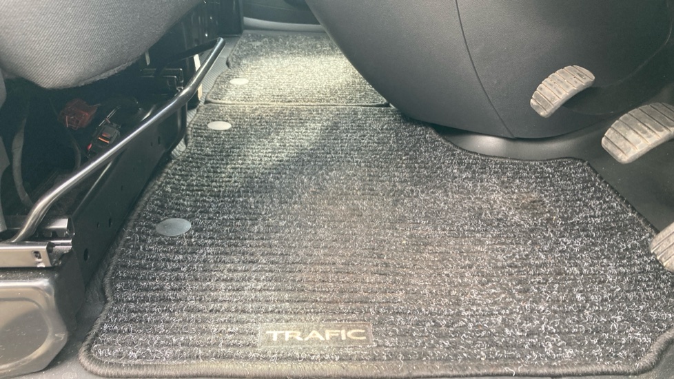 Renault Trafic Lwb Diesel LL30 Blue dCi 150 Extra [Safety] Van - Image 21