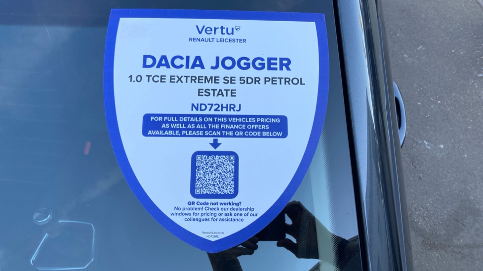 Dacia Jogger 1.0 TCe Extreme SE 5dr Petrol Estate - Image 8