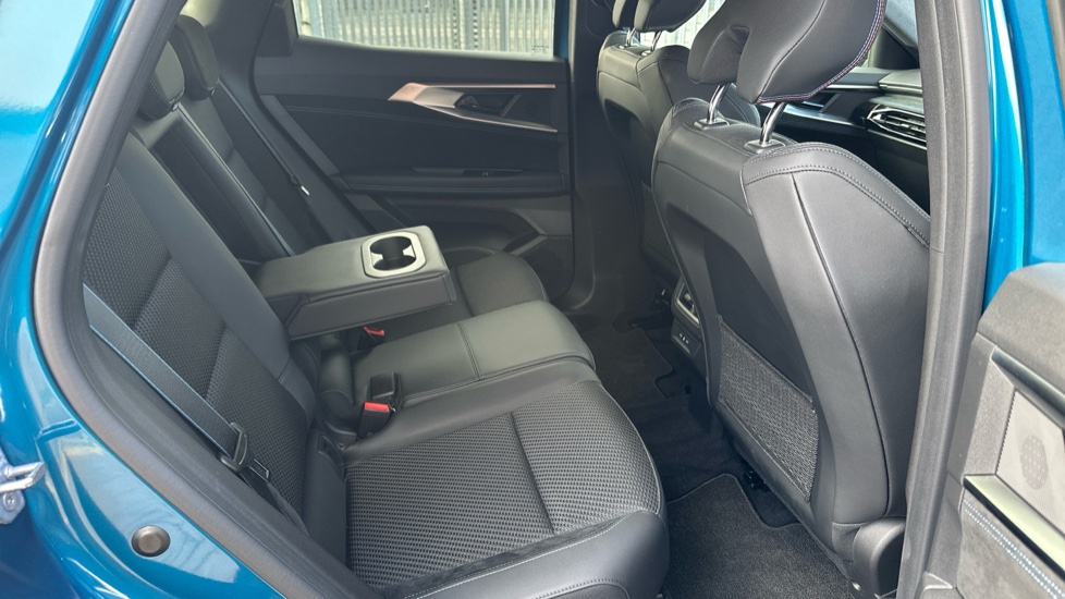 Renault Austral E-Tech Full Hybrid Techno Esprit Alpine 5dr Auto Hybrid Estate - Image 14