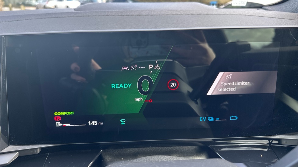 Renault Austral E-Tech Full Hybrid Techno Esprit Alpine 5dr Auto Hybrid Estate - Image 38