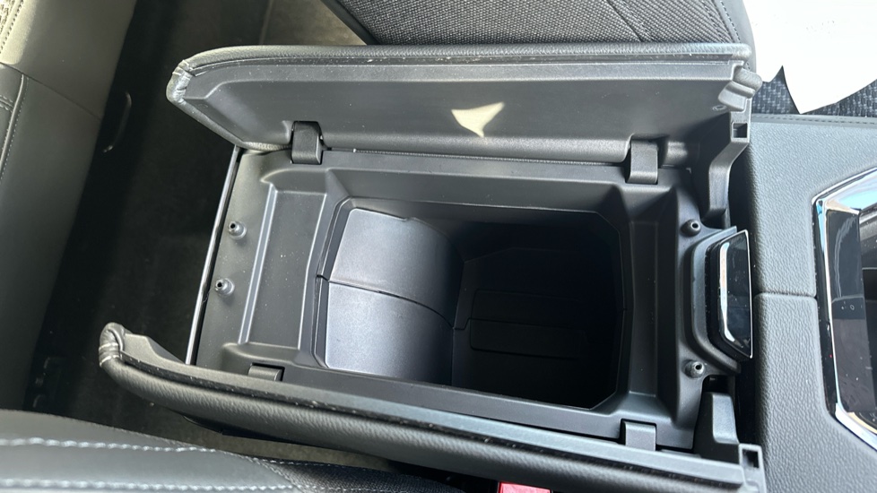 Renault Austral E-Tech Full Hybrid Techno Esprit Alpine 5dr Auto Hybrid Estate - Image 45