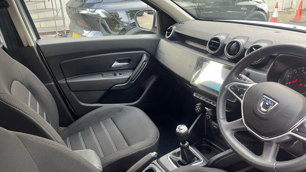Dacia Duster 1.0 TCe 90 Comfort 5dr Petrol Estate - Image 14