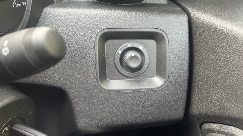 Dacia Duster 1.0 TCe 90 Comfort 5dr Petrol Estate - Image 32