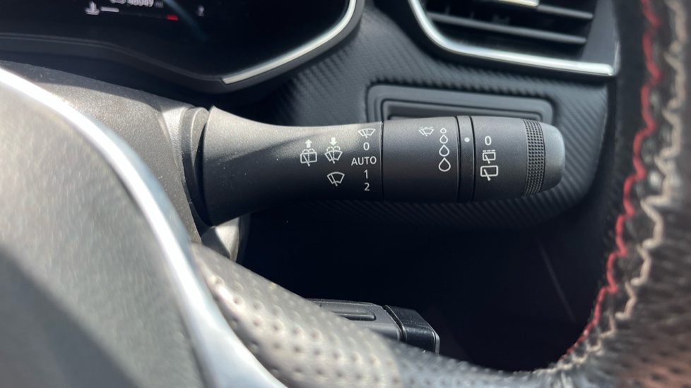 Renault Clio 1.0 TCe 90 RS Line 5dr Petrol Hatchback - Image 33