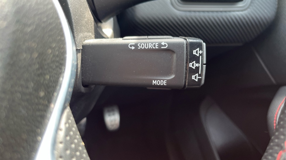 Renault Clio 1.0 TCe 90 RS Line 5dr Petrol Hatchback - Image 35