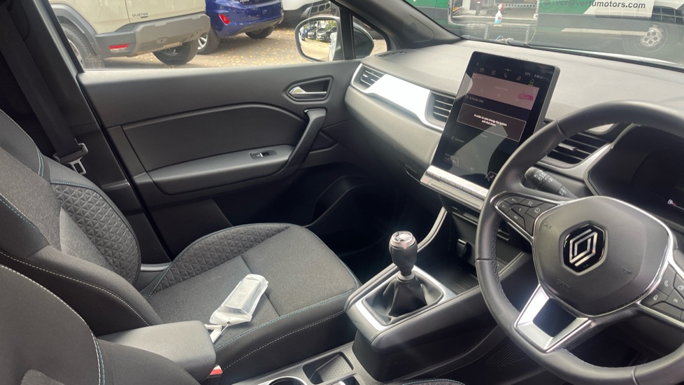 Renault Captur 1.0 TCE 90 Evolution 5dr Petrol Hatchback - Image 14