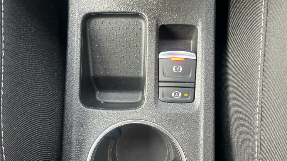 Renault Captur 1.0 TCE 90 Evolution 5dr Petrol Hatchback - Image 28