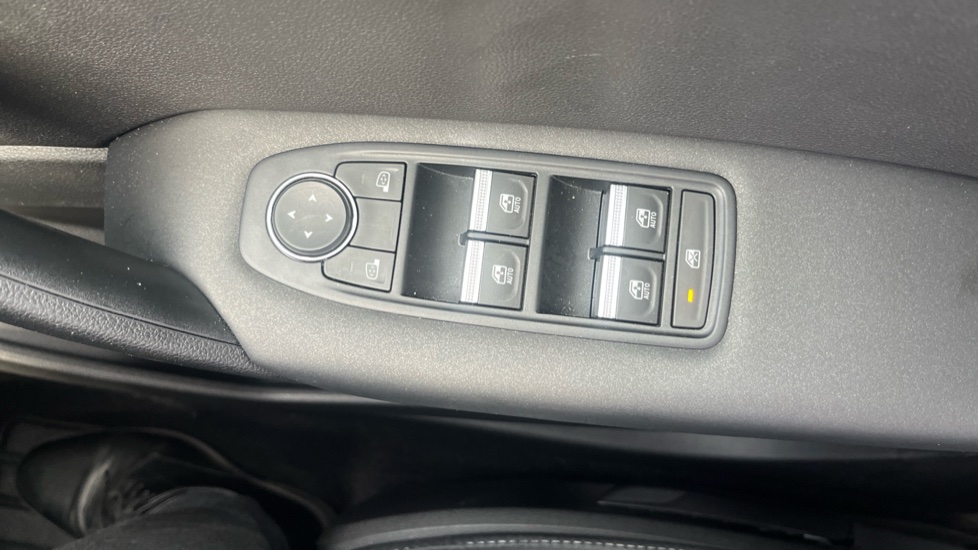 Renault Captur 1.0 TCE 90 Evolution 5dr Petrol Hatchback - Image 33