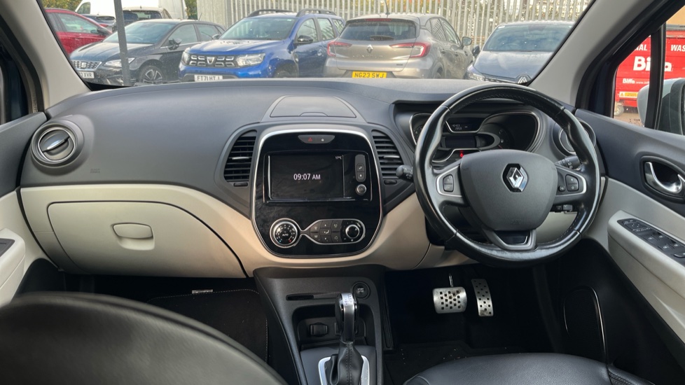 Renault Captur 1.2 TCE 120 Signature X Nav 5dr EDC Petrol Hatchback - Image 10