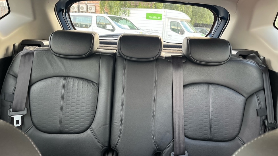 Renault Captur 1.2 TCE 120 Signature X Nav 5dr EDC Petrol Hatchback - Image 15