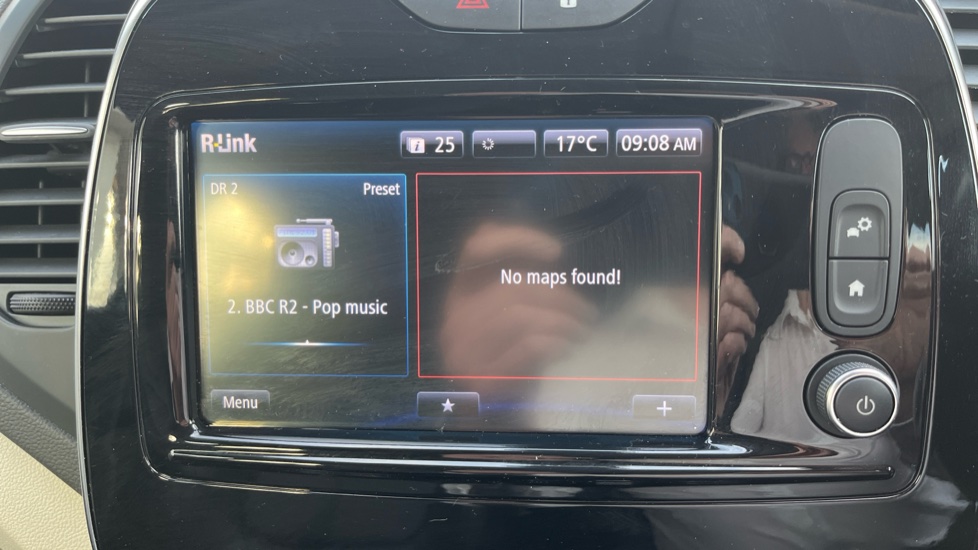 Renault Captur 1.2 TCE 120 Signature X Nav 5dr EDC Petrol Hatchback - Image 21