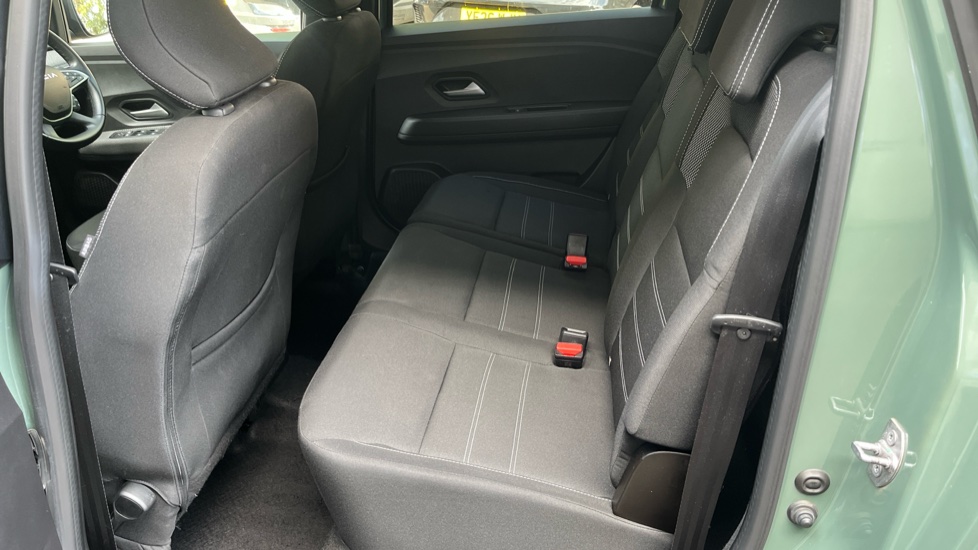 Dacia Jogger 1.6 HEV Expression 5dr Auto Hybrid Estate - Image 16
