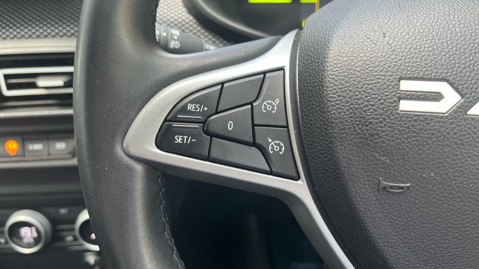 Dacia Jogger 1.6 HEV Expression 5dr Auto Hybrid Estate - Image 30