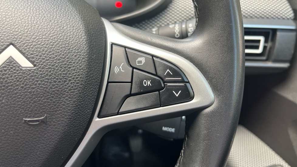 Dacia Jogger 1.6 HEV Expression 5dr Auto Hybrid Estate - Image 31