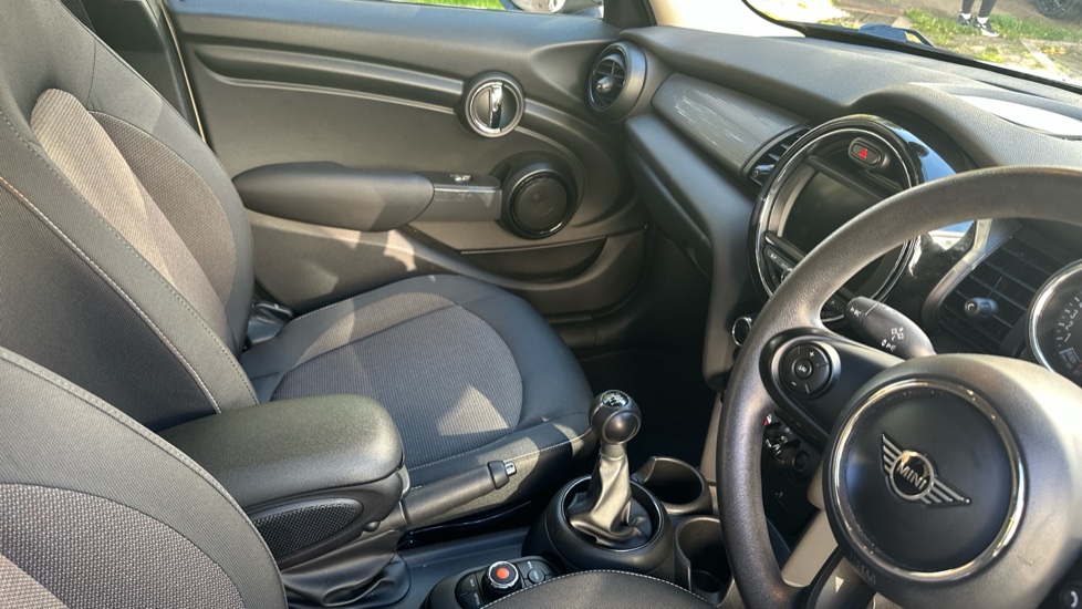 MINI Hatchback 1.5 Cooper Classic II 5dr Petrol Hatchback - Image 14
