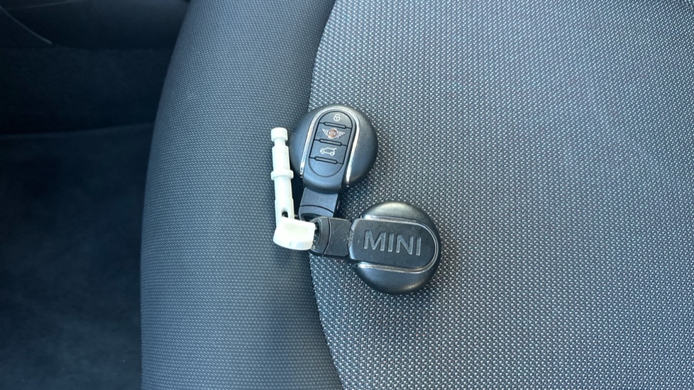 MINI Hatchback 1.5 Cooper Classic II 5dr Petrol Hatchback - Image 20