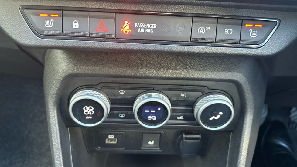 Dacia Sandero Stepway 1.0 TCe Extreme 5dr Petrol Hatchback - Image 36