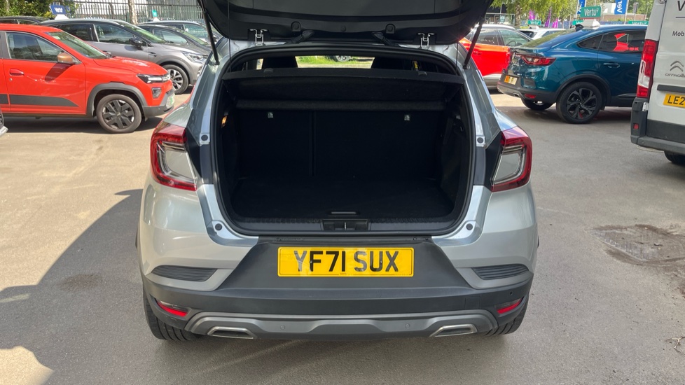 Renault Captur 1.3 Mild hybrid 140 R.S. Line 5dr Petrol Hatchback - Image 4