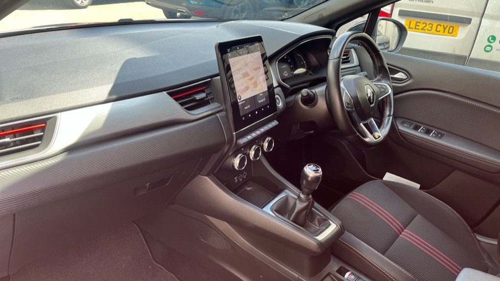 Renault Captur 1.3 Mild hybrid 140 R.S. Line 5dr Petrol Hatchback - Image 9