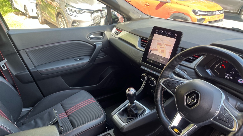 Renault Captur 1.3 Mild hybrid 140 R.S. Line 5dr Petrol Hatchback - Image 14