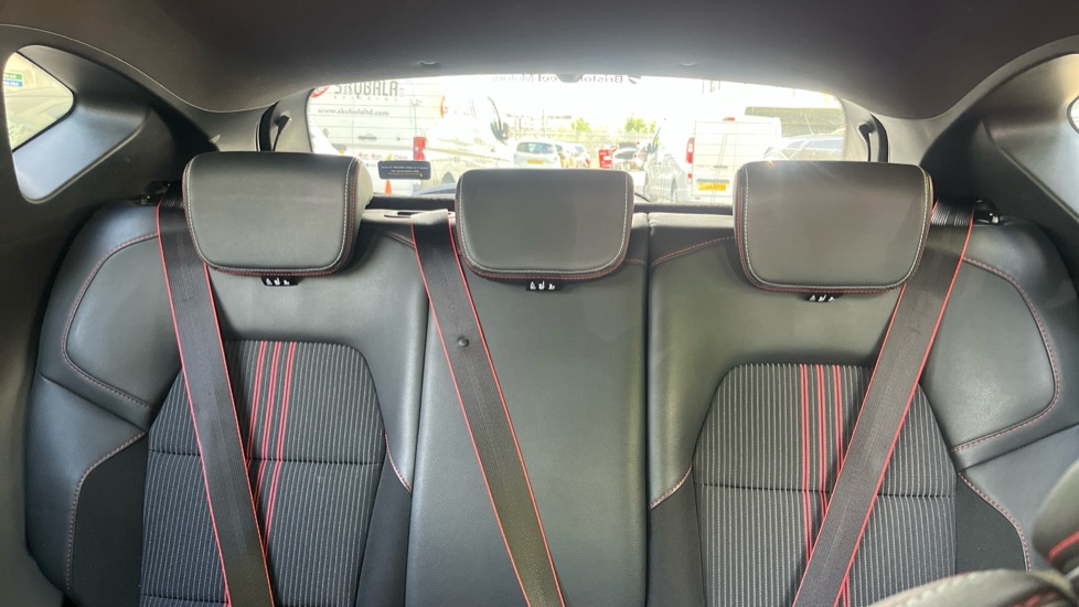 Renault Captur 1.3 Mild hybrid 140 R.S. Line 5dr Petrol Hatchback - Image 15