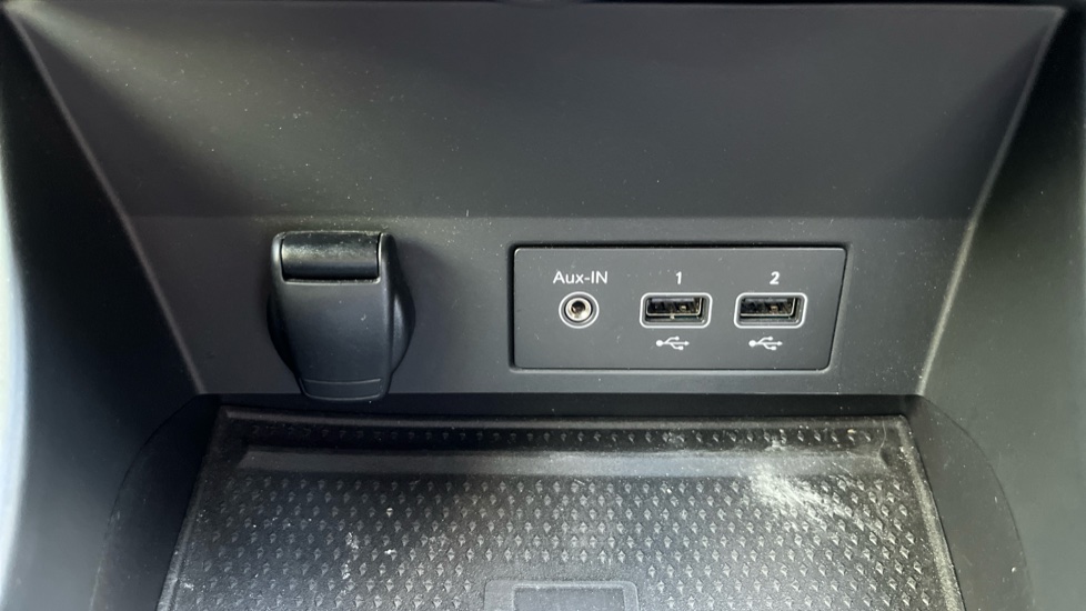 Renault Captur 1.3 Mild hybrid 140 R.S. Line 5dr Petrol Hatchback - Image 27