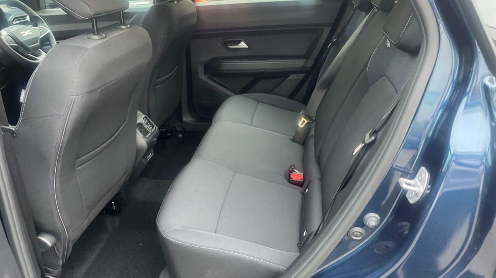 Dacia Bigster 1.8 Hybrid 155 Expression 5dr Auto Hybrid Estate - Image 16