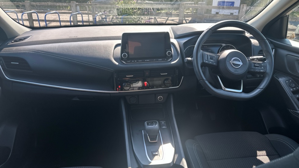 Nissan Qashqai 1.3 DiG-T MH 158 Acenta Premium 5dr Xtronic Petrol Hatchback - Image 10