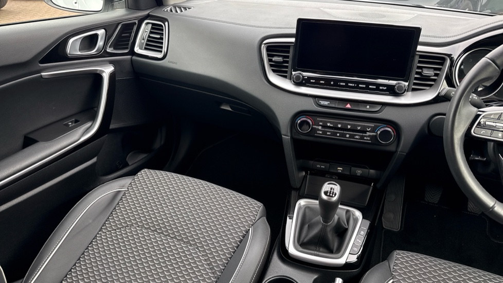 Kia Ceed 1.5T GDi ISG 3 5dr Petrol Hatchback - Image 14