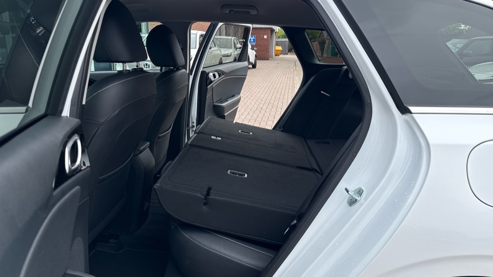 Kia Ceed 1.5T GDi ISG 3 5dr Petrol Hatchback - Image 35
