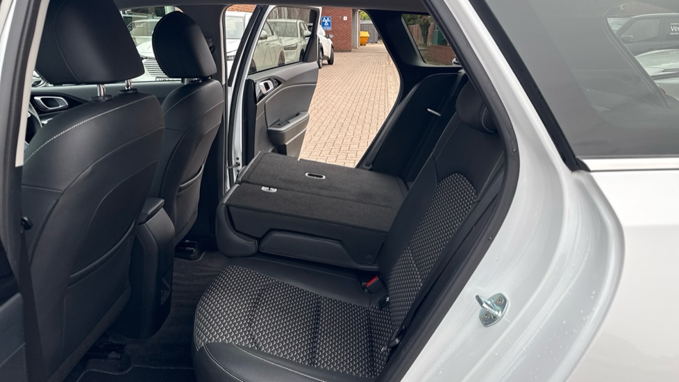 Kia Ceed 1.5T GDi ISG 3 5dr Petrol Hatchback - Image 36