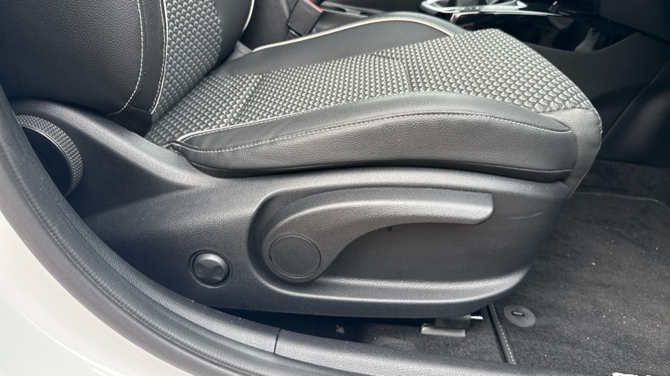 Kia Ceed 1.5T GDi ISG 3 5dr Petrol Hatchback - Image 40