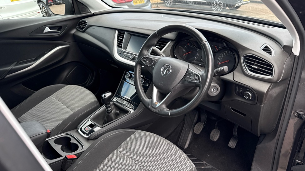 Vauxhall Grandland X 1.2 Turbo SE Premium 5dr Petrol Hatchback - Image 11