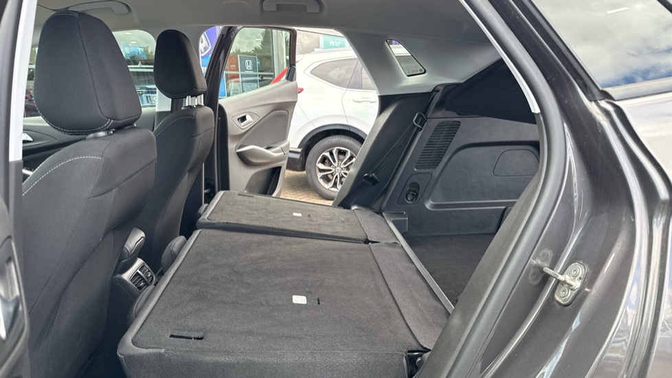 Vauxhall Grandland X 1.2 Turbo SE Premium 5dr Petrol Hatchback - Image 30
