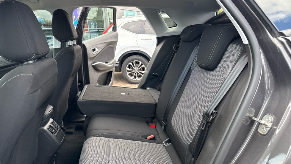Vauxhall Grandland X 1.2 Turbo SE Premium 5dr Petrol Hatchback - Image 31