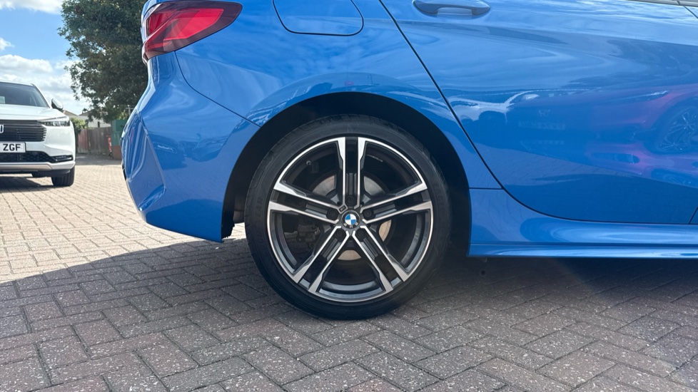 BMW 1 Series 118i [136] M Sport 5dr [Live Cockpit Professional] Petrol Hatchback - Image 7