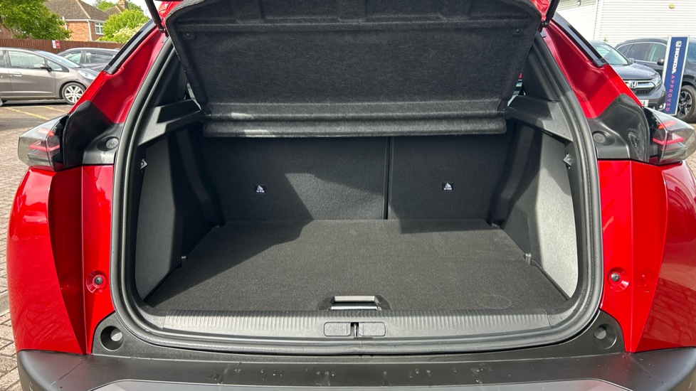 Peugeot 2008 1.2 PureTech 130 Allure 5dr EAT8 Petrol Estate - Image 4