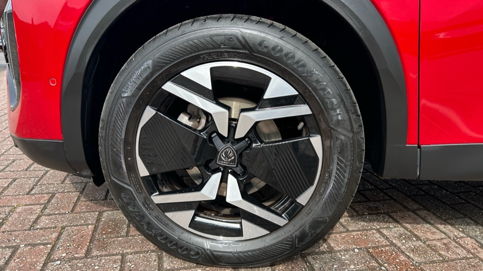 Peugeot 2008 1.2 PureTech 130 Allure 5dr EAT8 Petrol Estate - Image 25