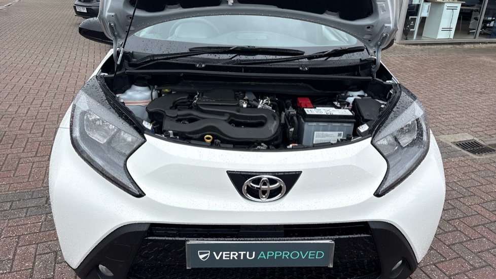 Toyota Aygo X 1.0 VVT-i Edge 5dr Petrol Hatchback - Image 8
