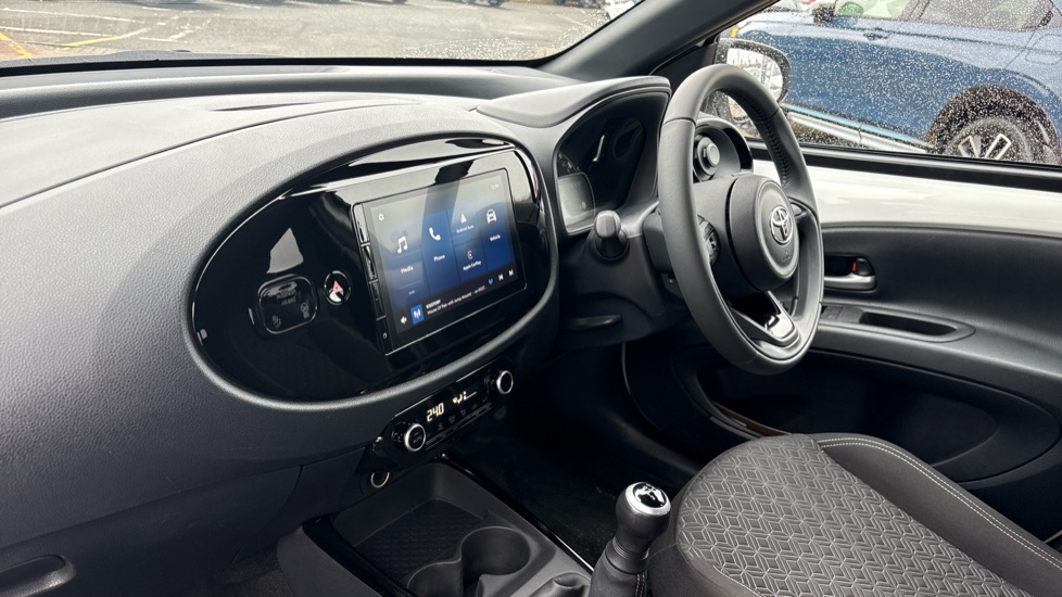Toyota Aygo X 1.0 VVT-i Edge 5dr Petrol Hatchback - Image 9