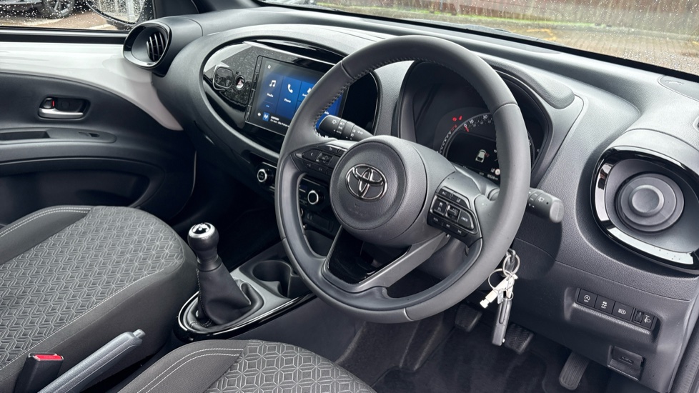 Toyota Aygo X 1.0 VVT-i Edge 5dr Petrol Hatchback - Image 11