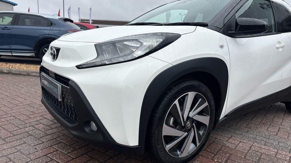 Toyota Aygo X 1.0 VVT-i Edge 5dr Petrol Hatchback - Image 29