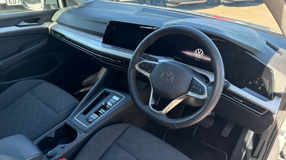 Volkswagen Golf 2.0 TDI Life 5dr DSG Diesel Hatchback - Image 11