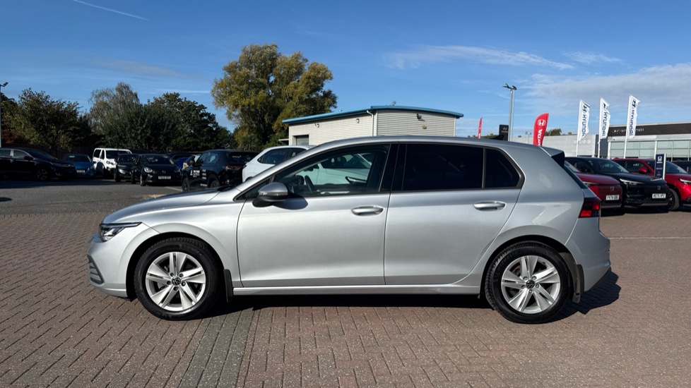 Volkswagen Golf 2.0 TDI Life 5dr DSG Diesel Hatchback - Image 24