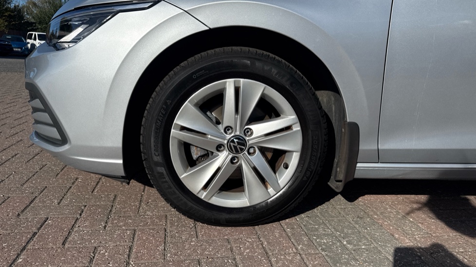 Volkswagen Golf 2.0 TDI Life 5dr DSG Diesel Hatchback - Image 25