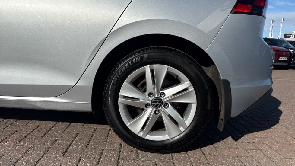 Volkswagen Golf 2.0 TDI Life 5dr DSG Diesel Hatchback - Image 26